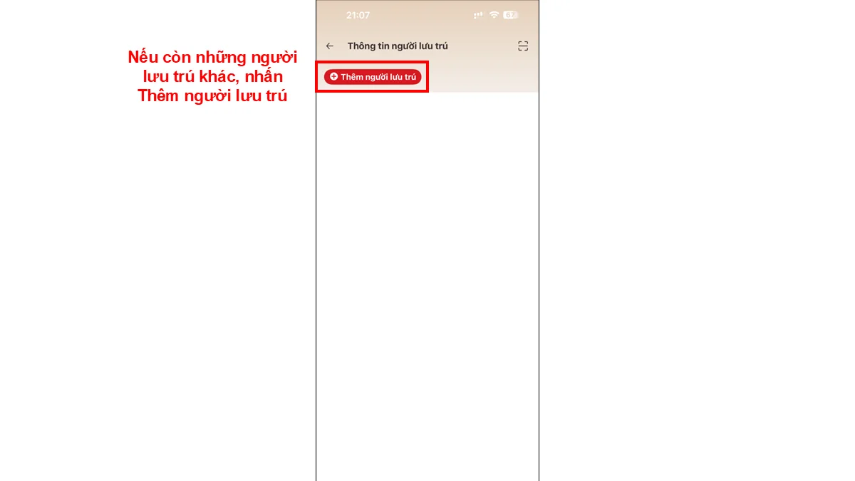 Nếu còn những người lưu trú khác, nhấn Thêm người lưu trú